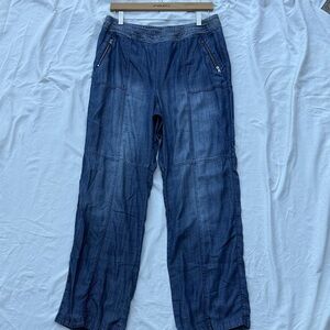 Zenergy by Chico’s Size 1  Women's Lightweight Denim Trouser with Pockets